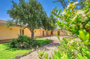 B&B with swimming pool between sea and countryside Badesi